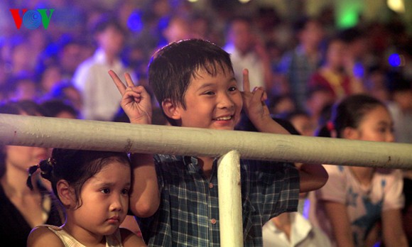 Nick Vujicic inspire les jeunes Vietnamiens - ảnh 9